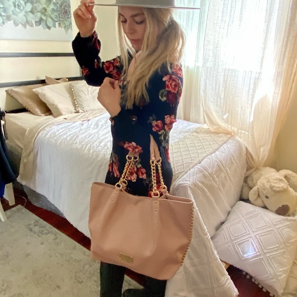 bebe  soft  pink purse Medium size - Picture 1 of 11